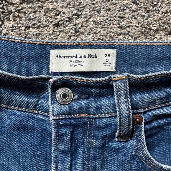 Abercrombie & Fitch the skinny high rise ripped jeans - Picture 3 of 4